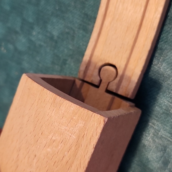 Brio Train tracks - Bridge, tunnels, and tracks with small hills. - Picture 10 of 14